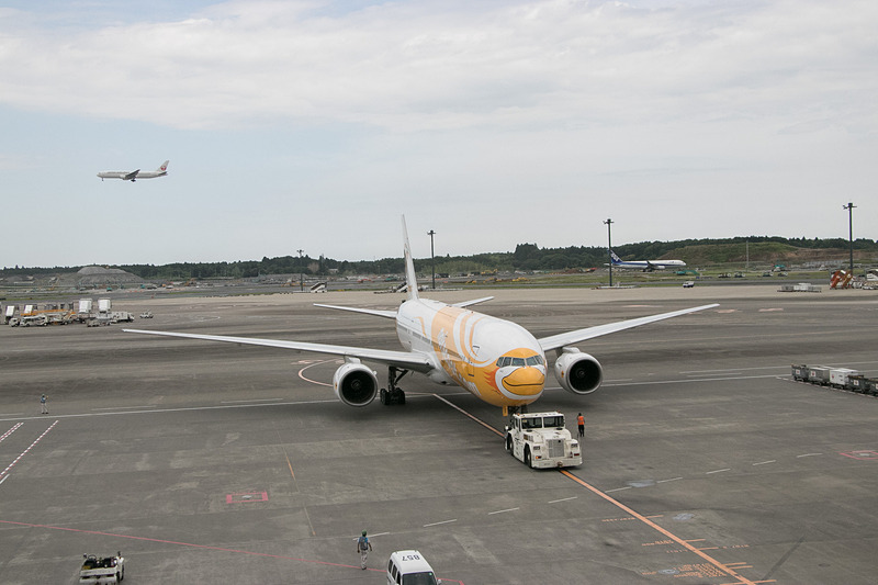 380名の乗客と11名の乗務員を乗せたXW101便はバンコクに向けて飛び立っていった