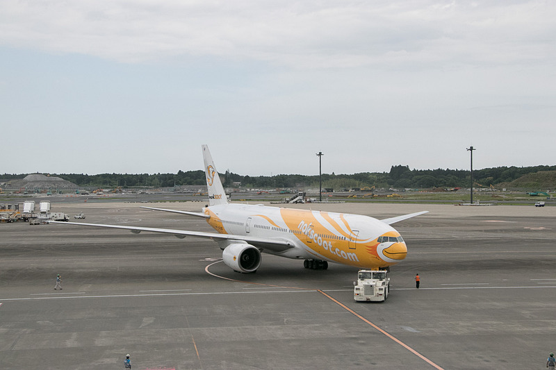 380名の乗客と11名の乗務員を乗せたXW101便はバンコクに向けて飛び立っていった