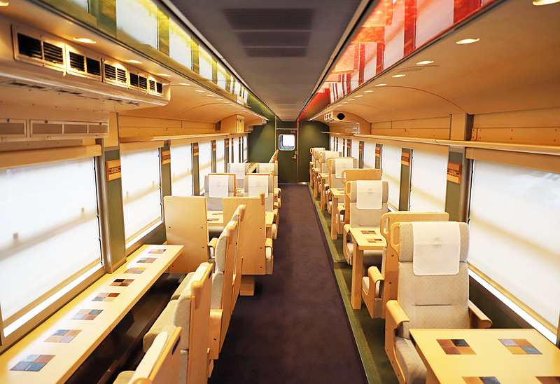 2号車の内装