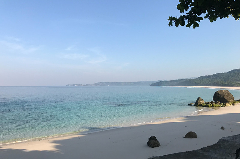 インドネシア・スンバ島の青い海