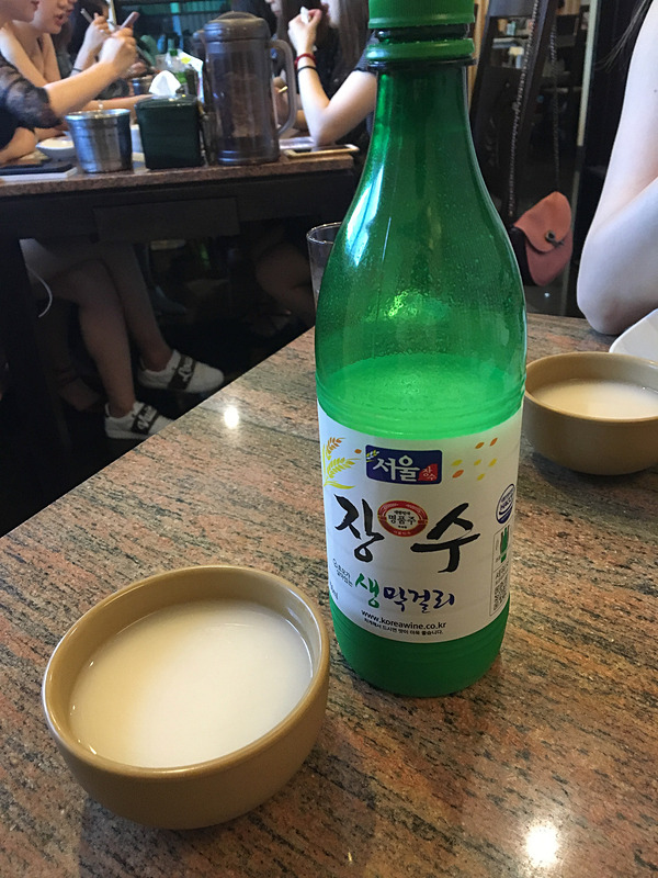 お昼からマッコリで乾杯