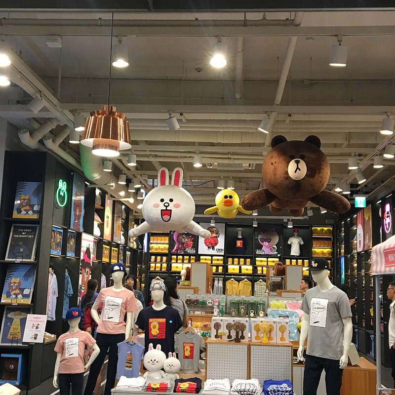 LINEスタンプのかわいいキャラクターたちのグッズがたくさん！