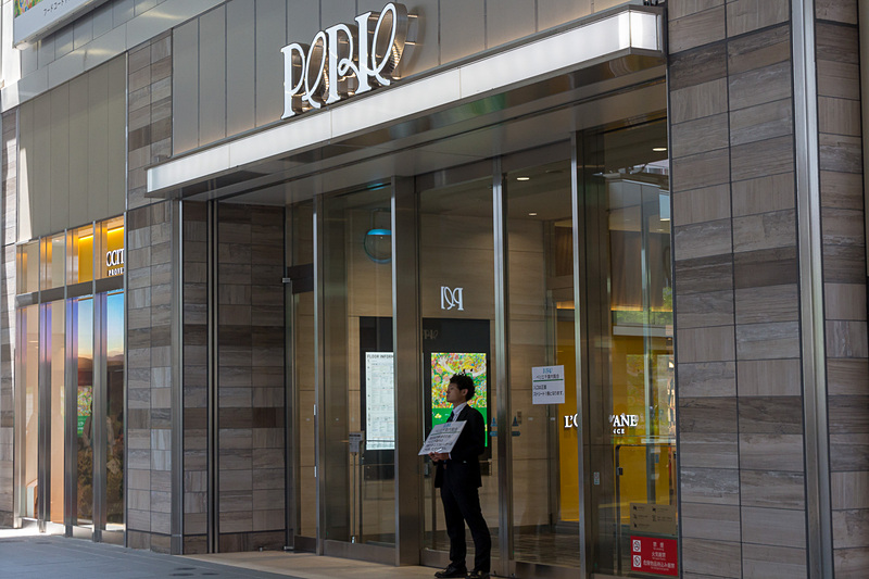 1階西側のエントランス