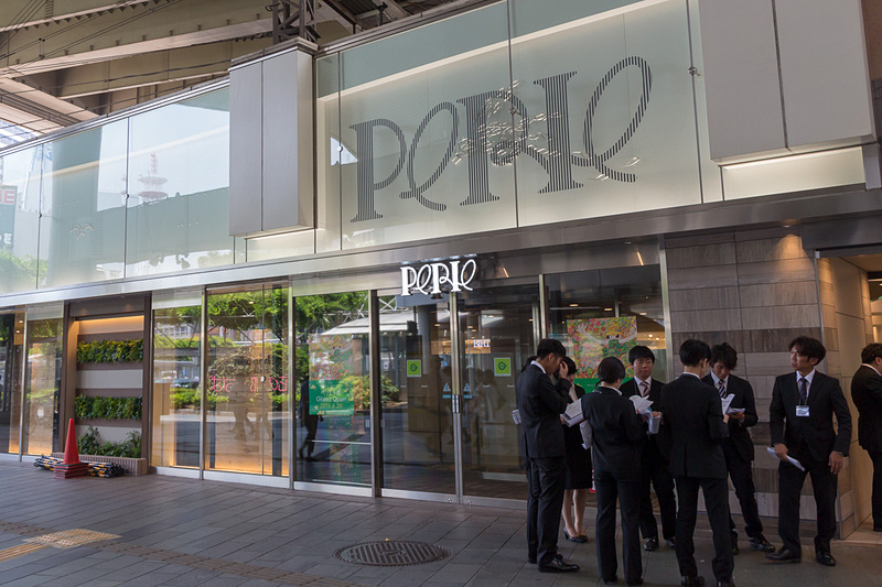 バスターミナルに面したストリート1