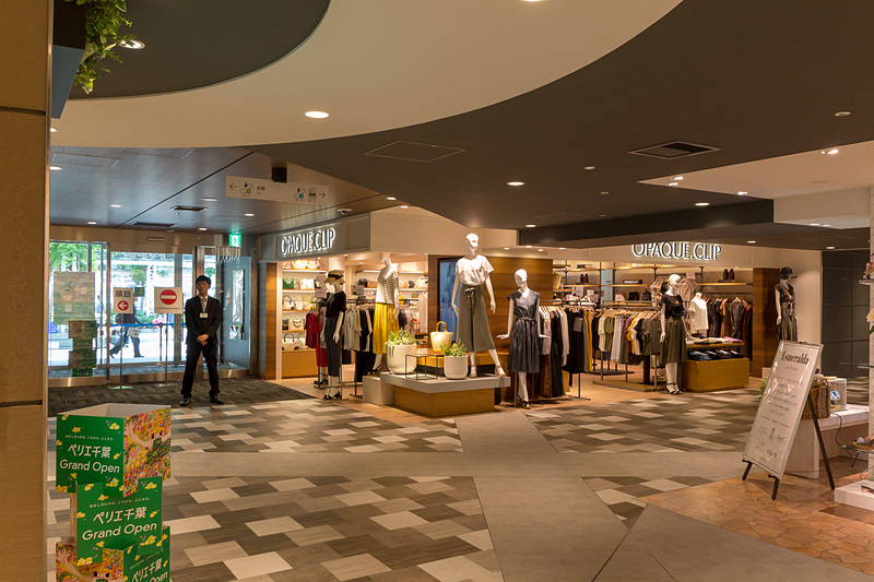 ストリート1の1階はファッション関連や生活雑貨のショップが数多く並ぶ