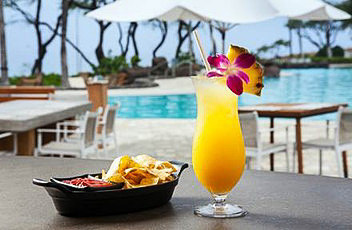 カジュアルレストラン「ナウパカ ビーチ グリル」