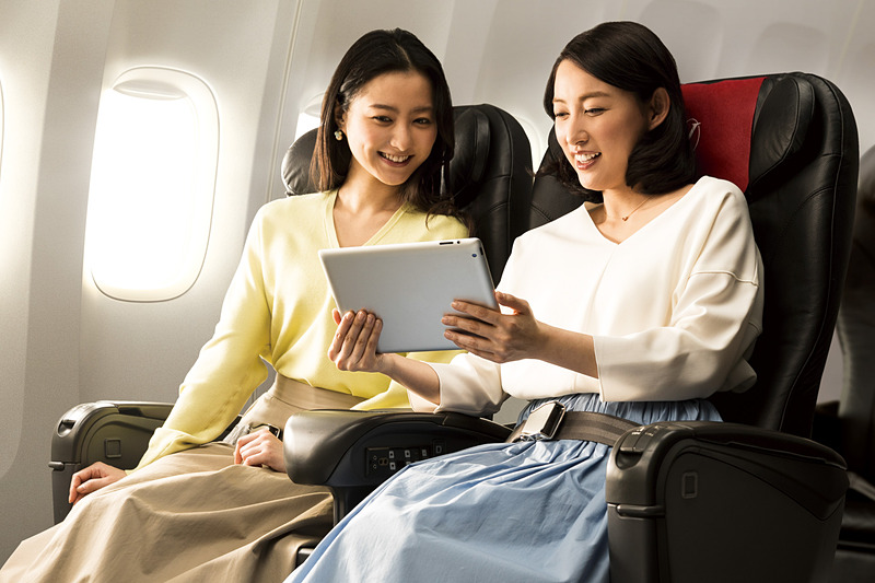 JALは国内線機内無料Wi-Fiサービスを拡充すると発表した