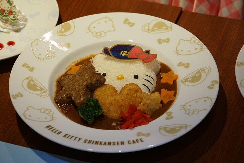ライスがキティになっている「ハローキティカレー」：1500円