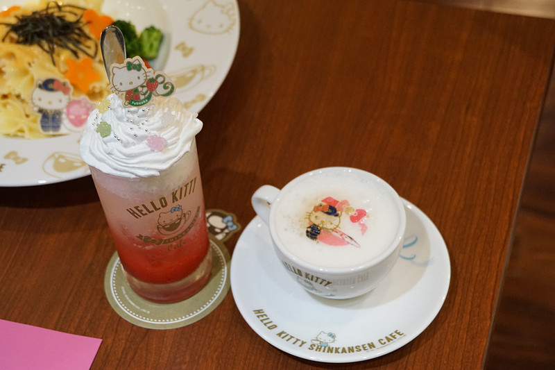 そのほかにもかわいらしい限定メニューが展開される