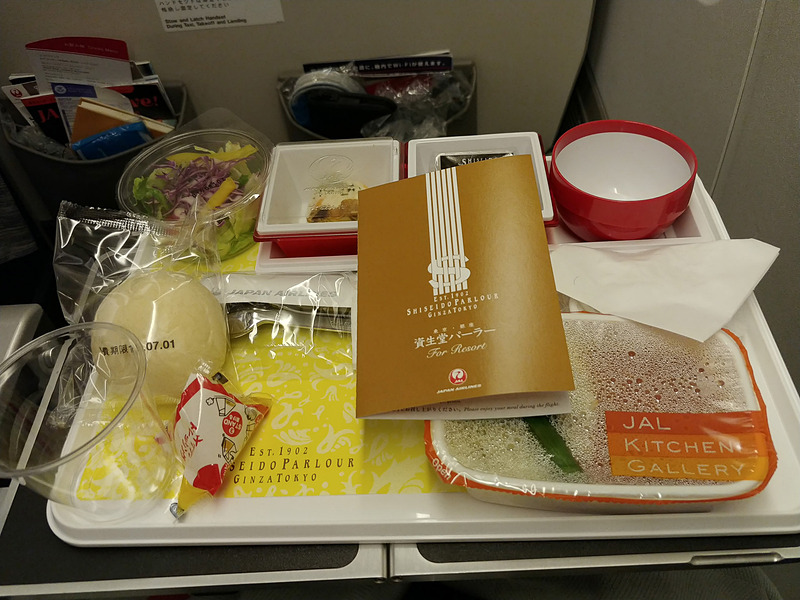 エコノミークラスでも、資生堂パーラーが手がけるこだわりのメニューを味わえる