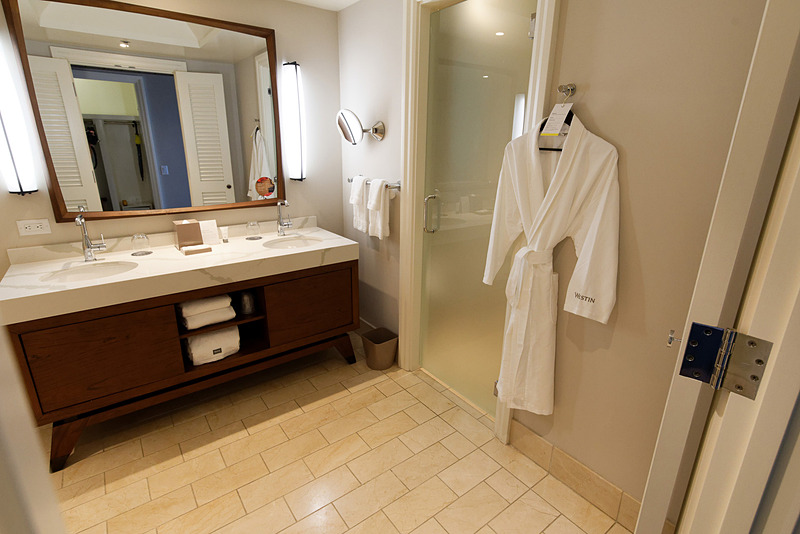 バスルームには湯船もある