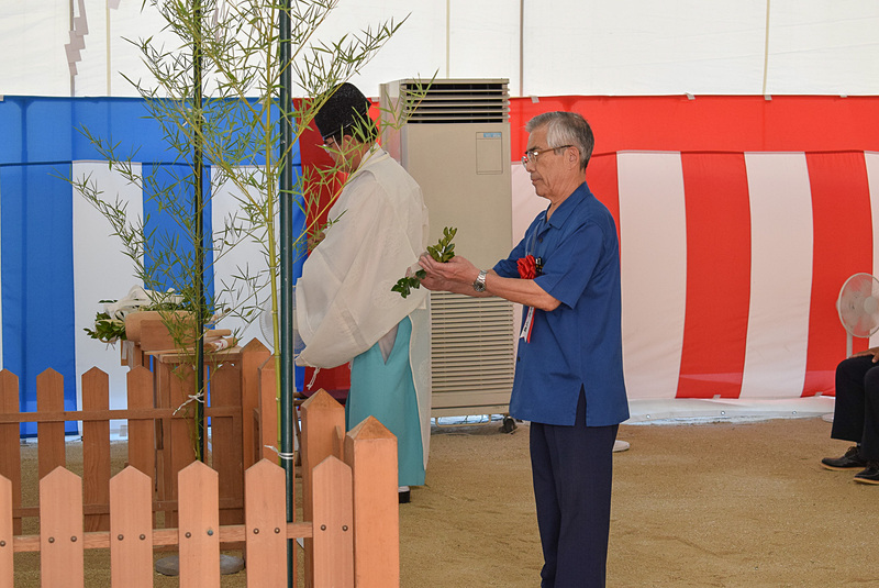 本部町長の高良文雄氏