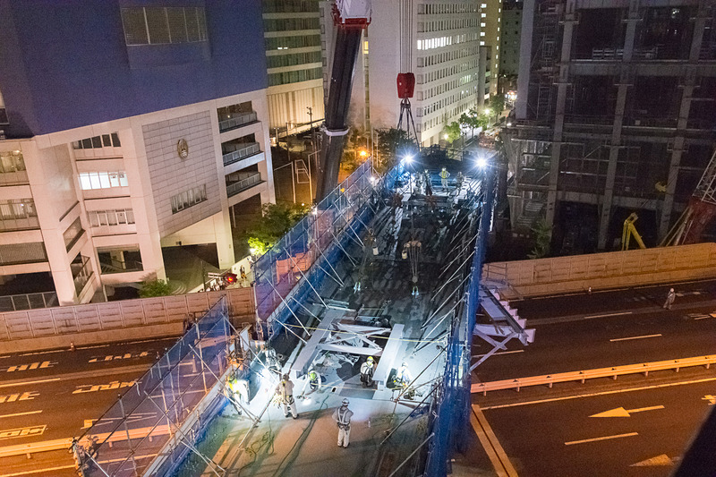 桁が所定の位置に設置された