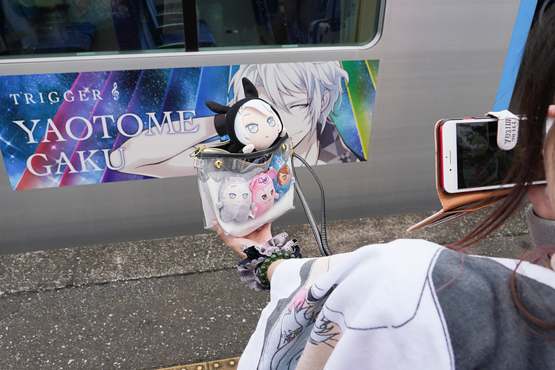 ぬいぐるみを入れて記念撮影