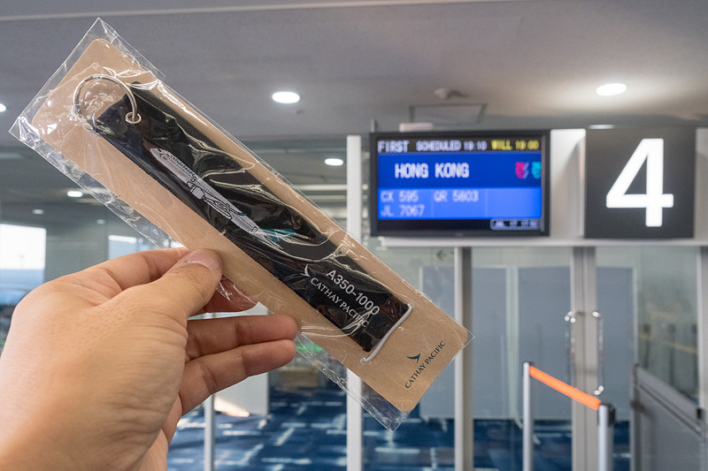 搭乗客には機体が刺繍されたフライトタグをプレゼントした