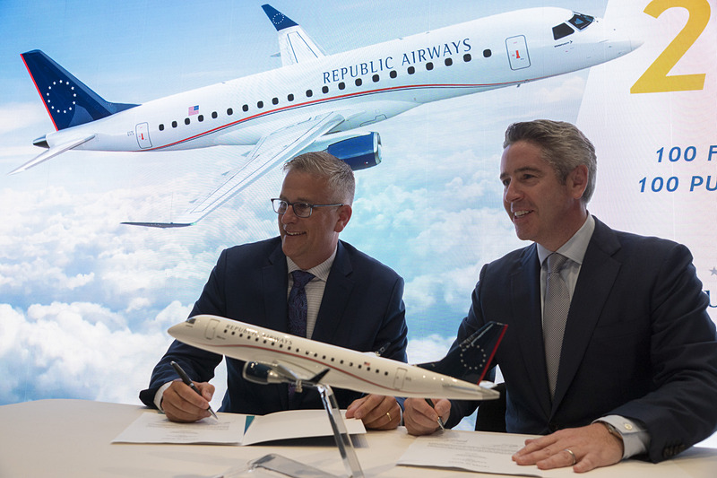 200機の受注を発表すると会場でどよめきが起こった