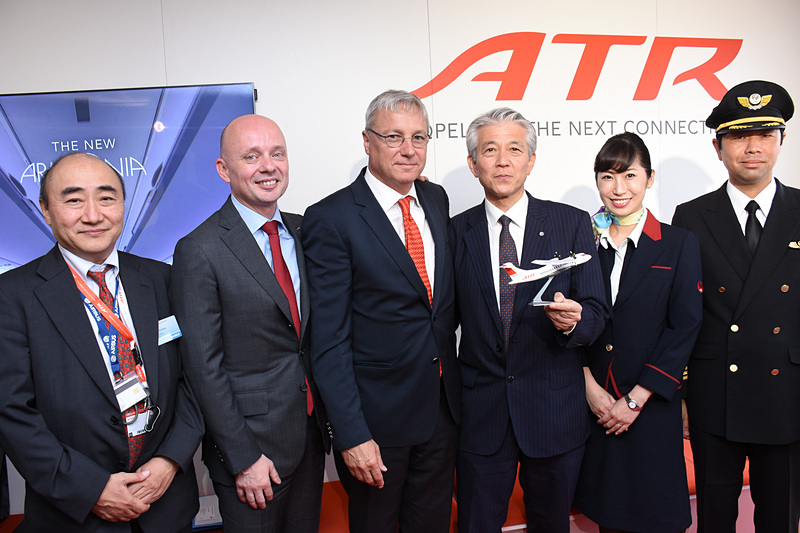HACがATRにATR 42-600型機を3機発注、記者会見を行なった
