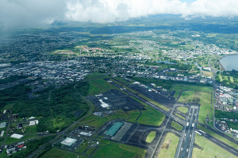 ヒロ空港もキラウエア火山の新火口から30km以上離れており、まったく影響はない