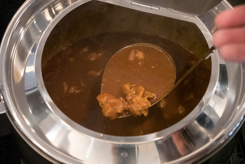 ホットミールなど。カレーやスープ、お寿司などバリエーション豊富