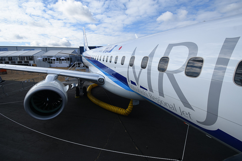 会場内で地上展示していたANA塗装のMRJ 3号機