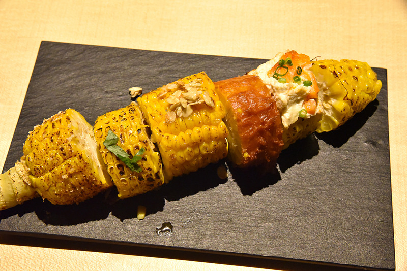 それぞれのフレーバーを試食。個人的には「フライドとうきび」と「カレーとうきび」がお気に入り