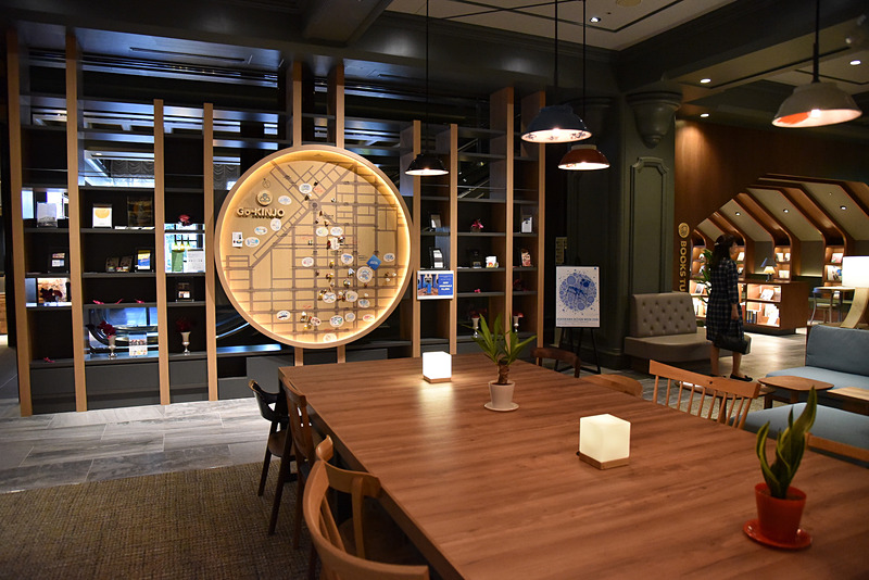 旭川での新しい発見をサポートしながら滞在客の憩いの場でもある「OMOベース」