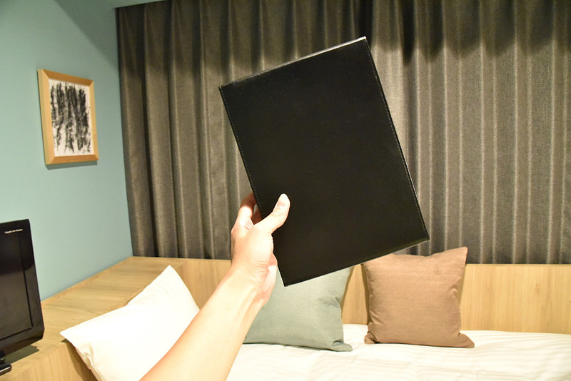 メイクをする際に重宝する大きめの鏡も