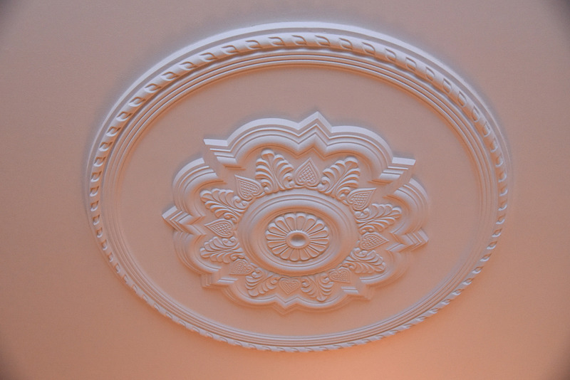 天井にはレリーフ