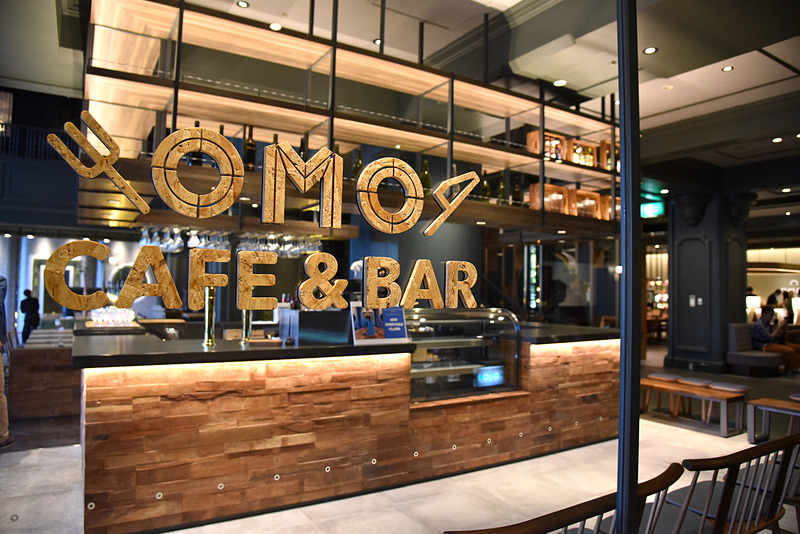 ロビーにつながるエリアに立地する「OMOカフェ＆バル」