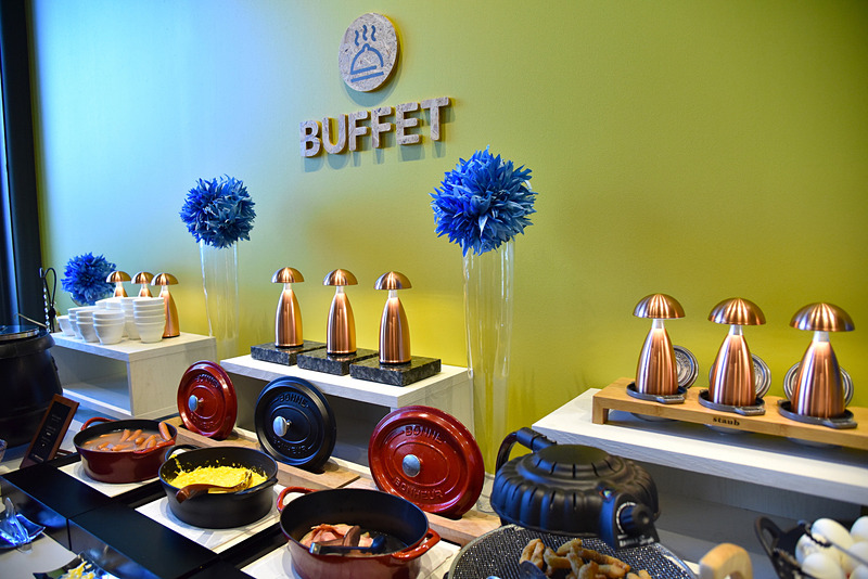 エッグやウィンナーなど定番が並ぶ洋食コーナー