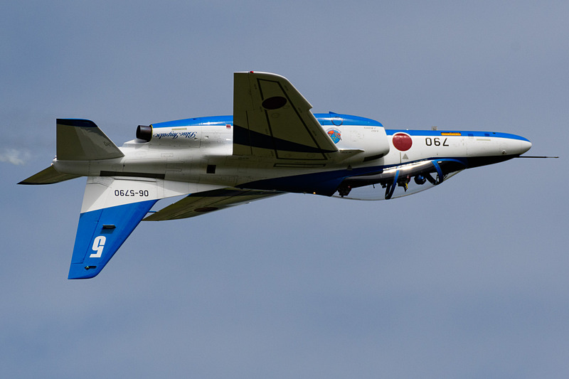 航空自衛隊のアクロバットチーム「ブルーインパルス」
