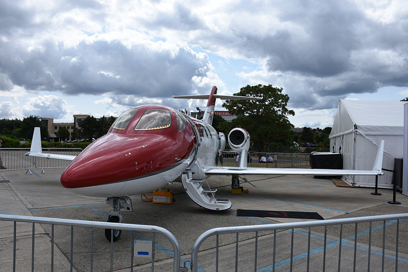 特徴的なノーズとエンジン配置のHondaJet