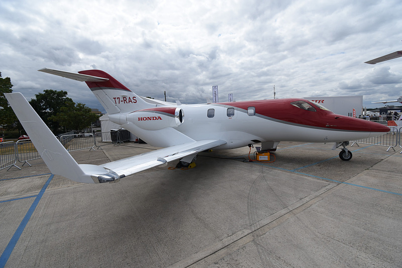 特徴的なノーズとエンジン配置のHondaJet