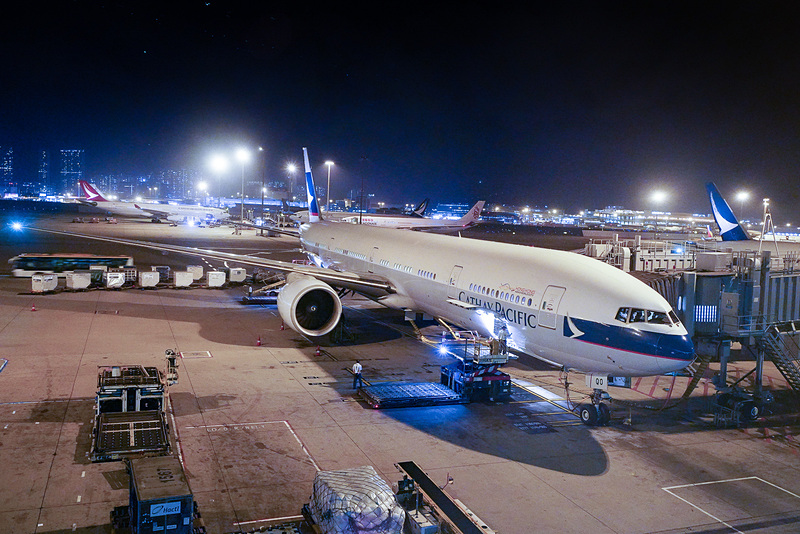 時差が1時間ある。深夜の乗り継ぎ