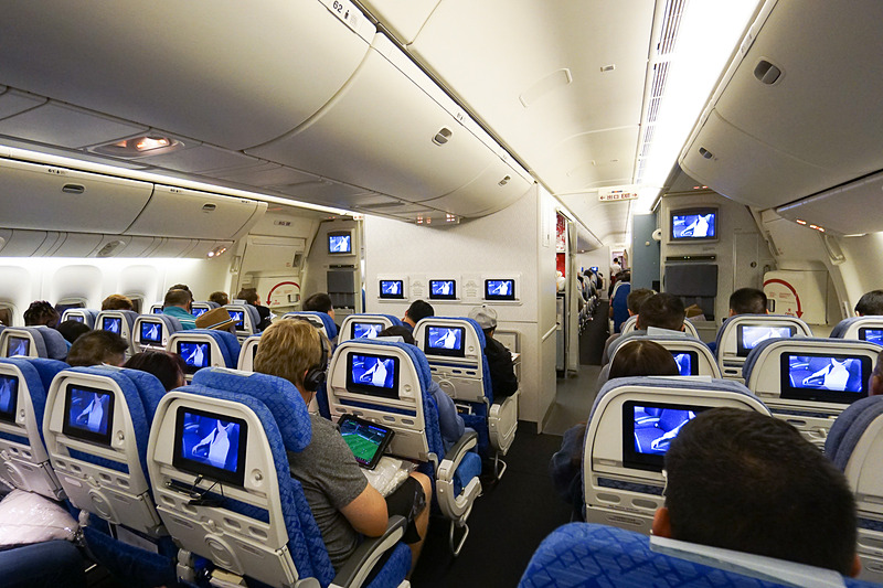 シートは、3-3-3の9アブレスト