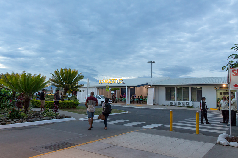 ナンディ国際空港の国内線乗り場。とってもシンプルで質素