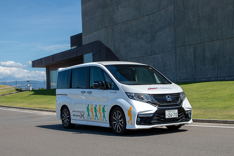 初日のゴールは新潟駅前から約8km先にある亀田総合運動公園。ステップワゴン Modulo Xはこの日の夜の食材など仕入れつつ、先回りして到着を待つ