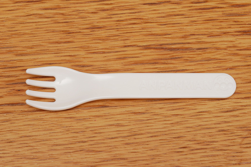 お箸ではなくフォークが添えられているので、子供にも食べやすい