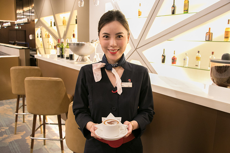 上海浦東国際空港内の中国東方航空のラウンジをレポートする