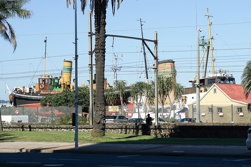 湾沿いの道路には公園が広がっていて「海洋博物館（Port Natal Maritime Museum）」もある