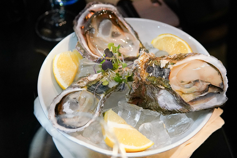 生ガキも時価で食べられる