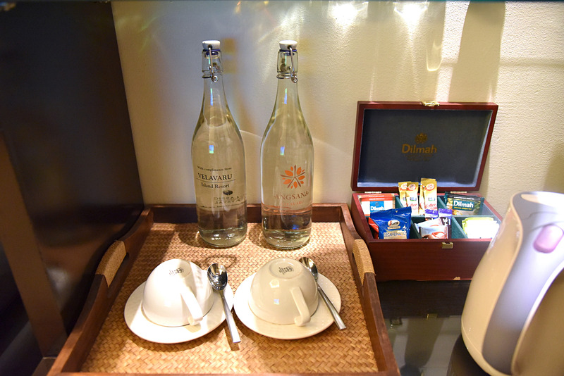 ボトル入りウォーターと無料のコーヒー、Dilmahの各種紅茶
