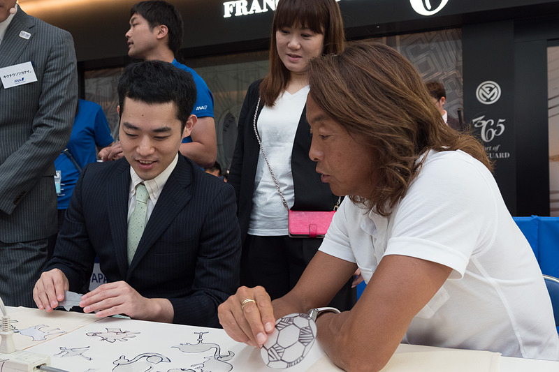 濱田さんと北澤氏がモコモコペンアートにチャレンジ