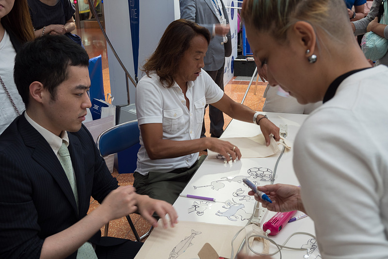 魚の絵と、名前で仕上げた濱田さん