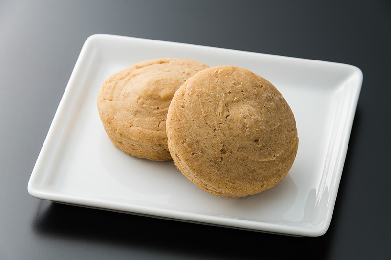 ANAは、特別機内食において、27品目アレルゲンを除去したグルテンフリーの米粉パンを9月1日から提供