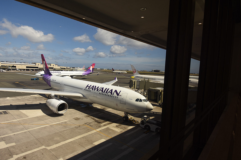 時間帯によっては窓の外にJAL便が複数見えることもあるという