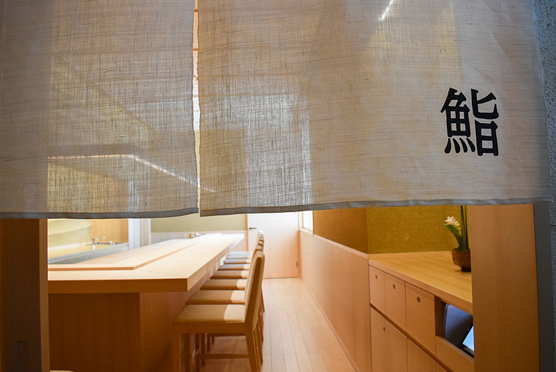 落ち着いた雰囲気の寿司バー