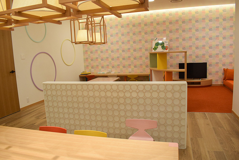 キッズスペース「キャンプ・ハイアット」。1日3回の子供向け体験プログラムが用意されている。日本ではグループ初の設置となる