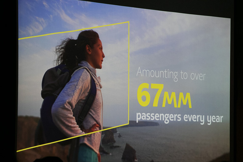 セミナーパートではラタム航空を紹介するムービーが流れた。ラタム航空は約4万3000人のスタッフが働き、303の機材を保有。25か国、140都市に就航し、1日1万3000回以上のフライトを行なっている