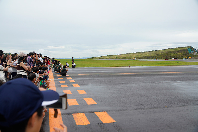 走行音も静かなソーラーカーだが最高時速は150㎞にも達するという